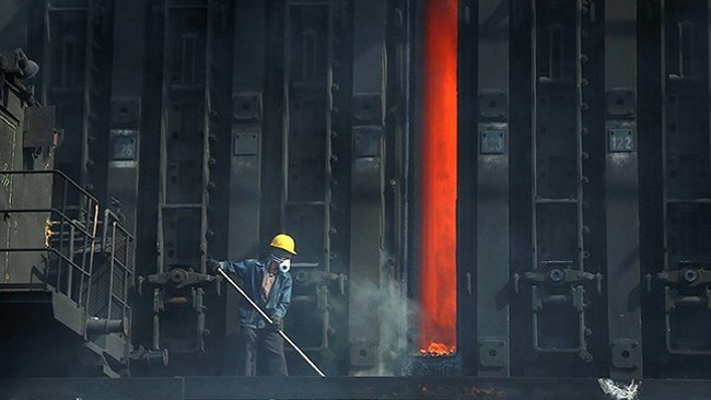 تأثیر-تحریم-ها-و-سیاست-های-تجاری-بر-بازار-فولادهای-خام-و-فرآورده-های-آن